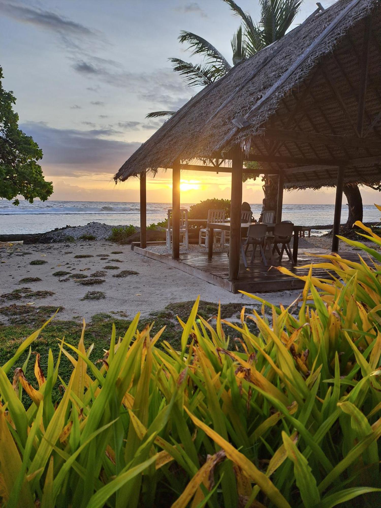 Tifaifai Et Cafe Huahine Bed & Breakfast Fare ภายนอก รูปภาพ