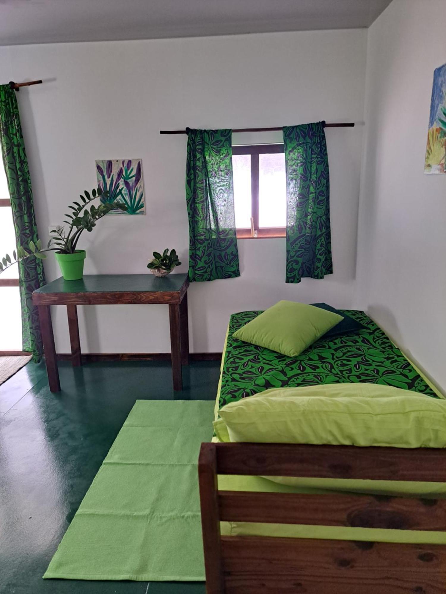 Tifaifai Et Cafe Huahine Bed & Breakfast Fare ภายนอก รูปภาพ